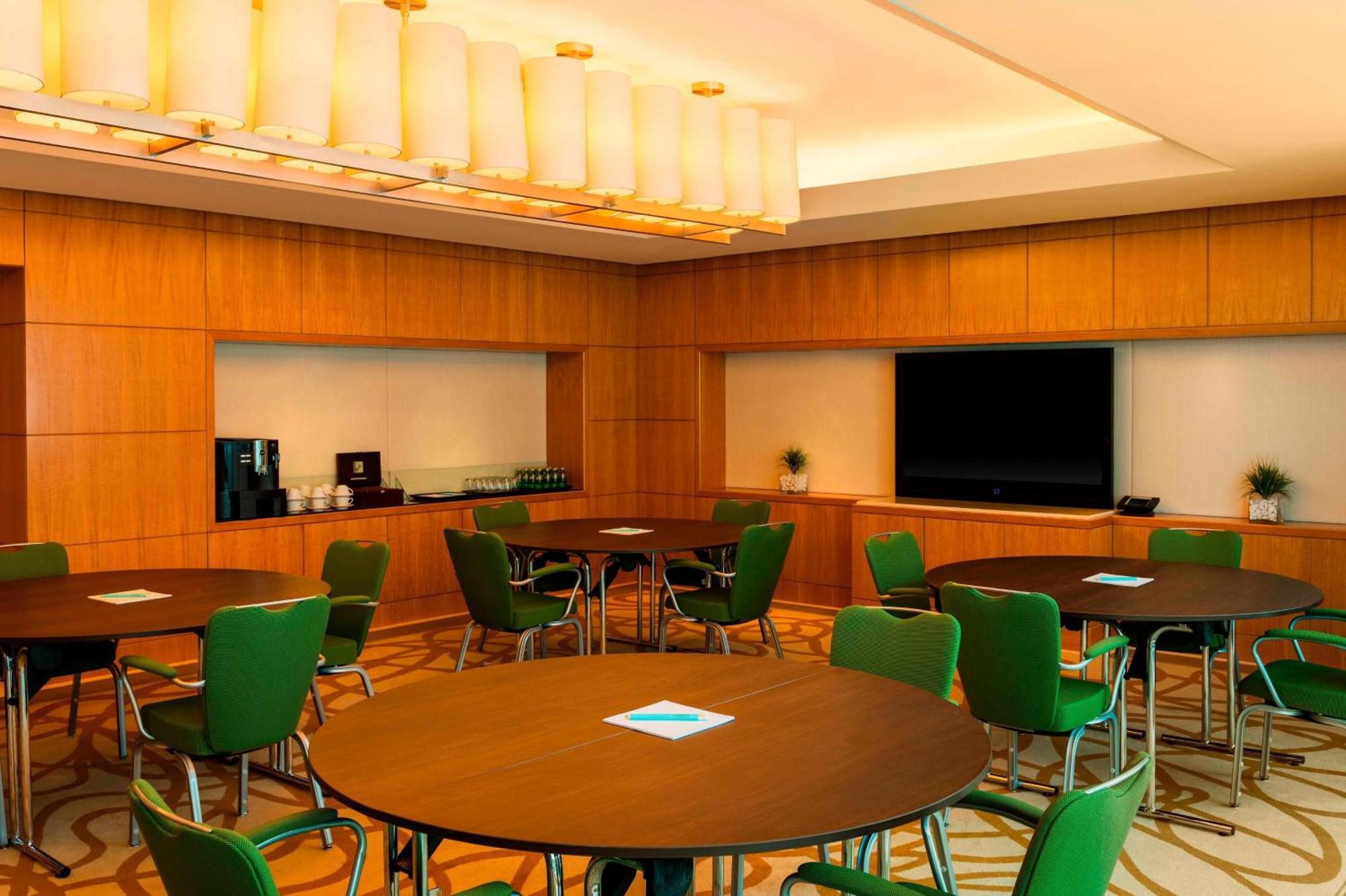 Four Points By Sheraton Sheikh Zayed Road Dubai Exterior photo