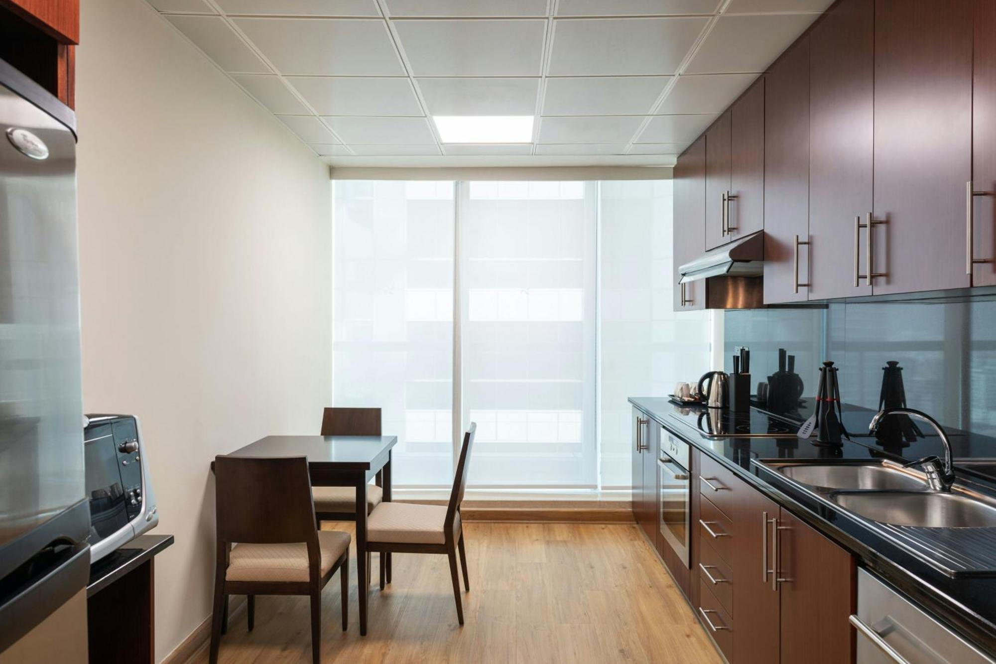 Four Points By Sheraton Sheikh Zayed Road Dubai Exterior photo